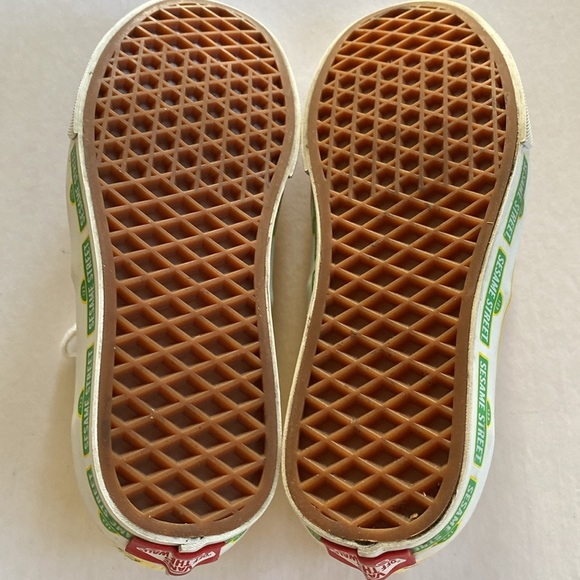 VANS X Sesame Street Yellow Sneakers Women’s Size 6 in good condition. - Picture 7 of 10